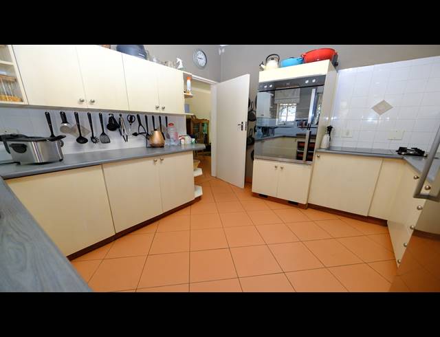 4 BEDROOM HOUSE FOR SALE IN KENSINGTON B
